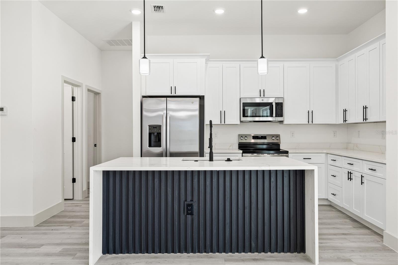 15467 HILLSBOROUGH BLVD, PORT CHARLOTTE, FL, 33954