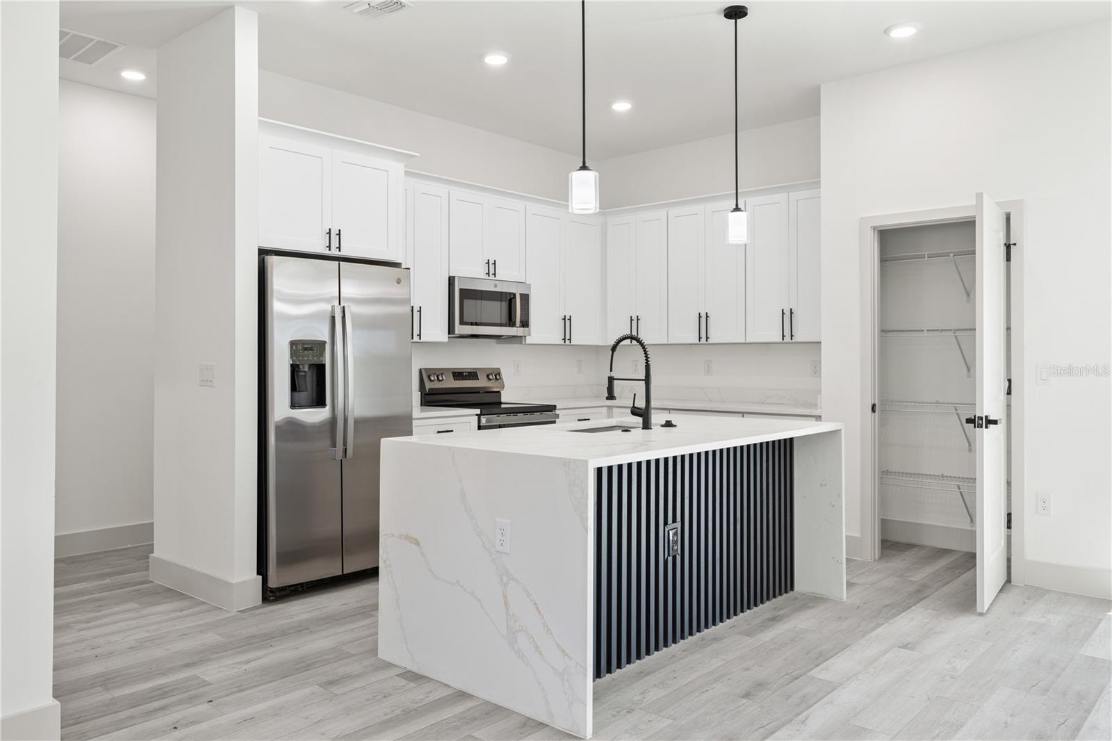 15467 HILLSBOROUGH BLVD, PORT CHARLOTTE, FL, 33954