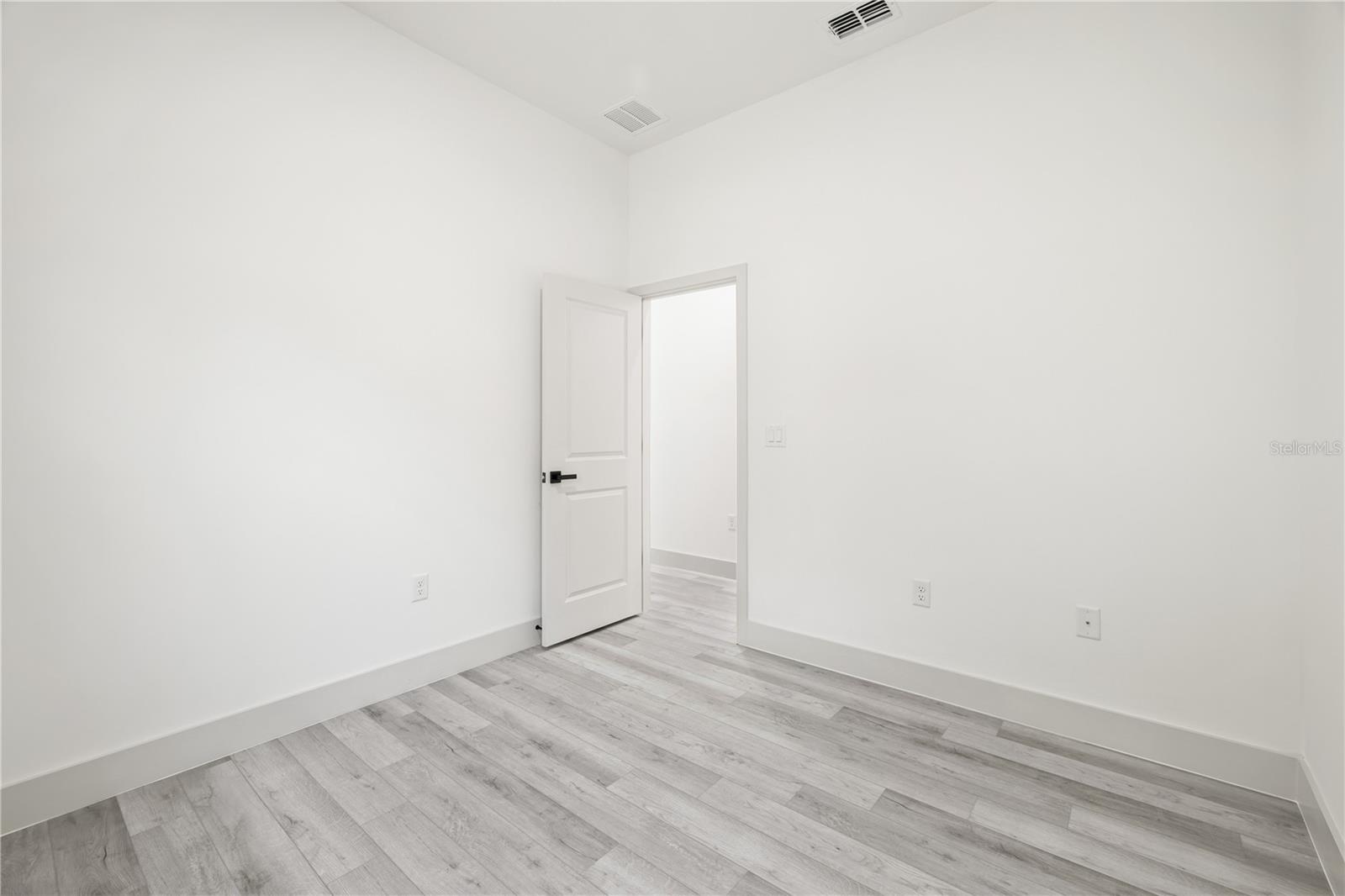 15467 HILLSBOROUGH BLVD, PORT CHARLOTTE, FL, 33954