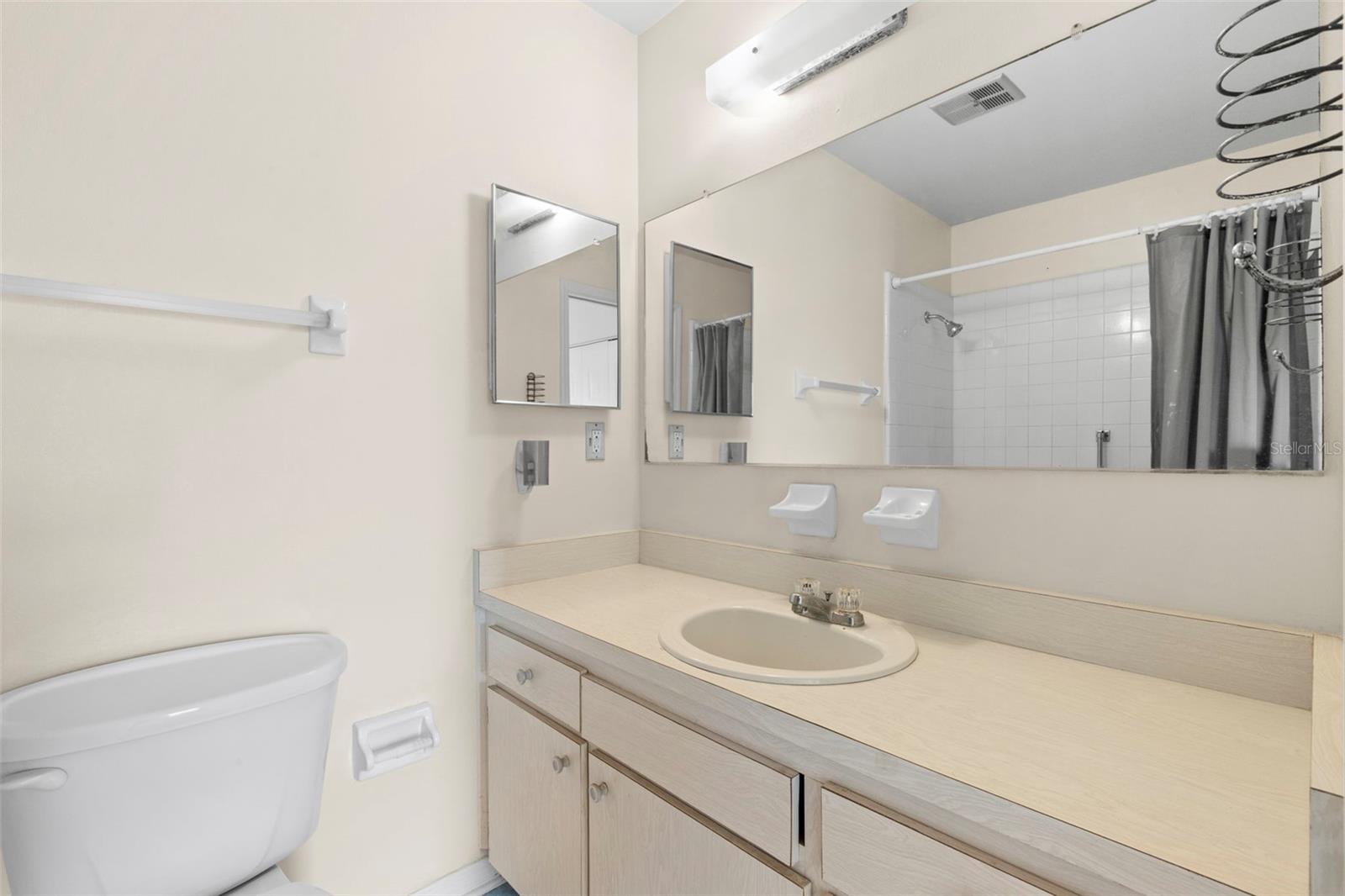 401 DE GRASSE PL #18, SUN CITY CENTER, FL, 33573