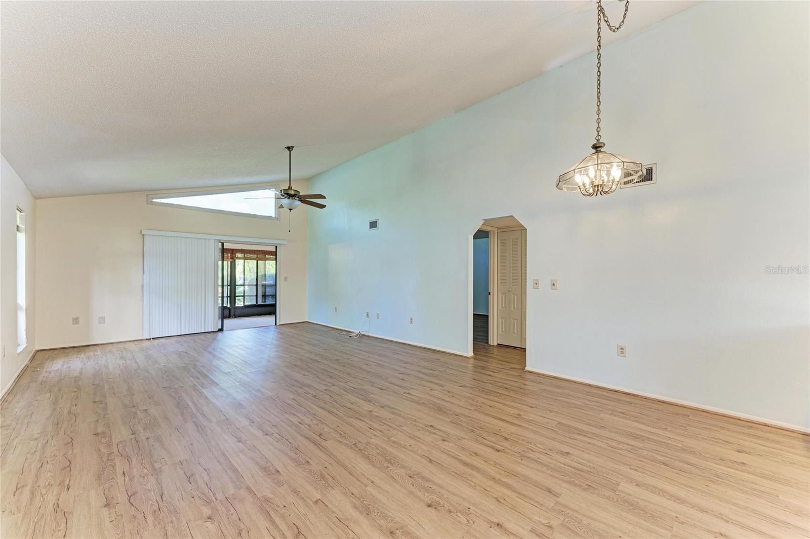 5400 34TH ST W #D11, BRADENTON, FL, 34210