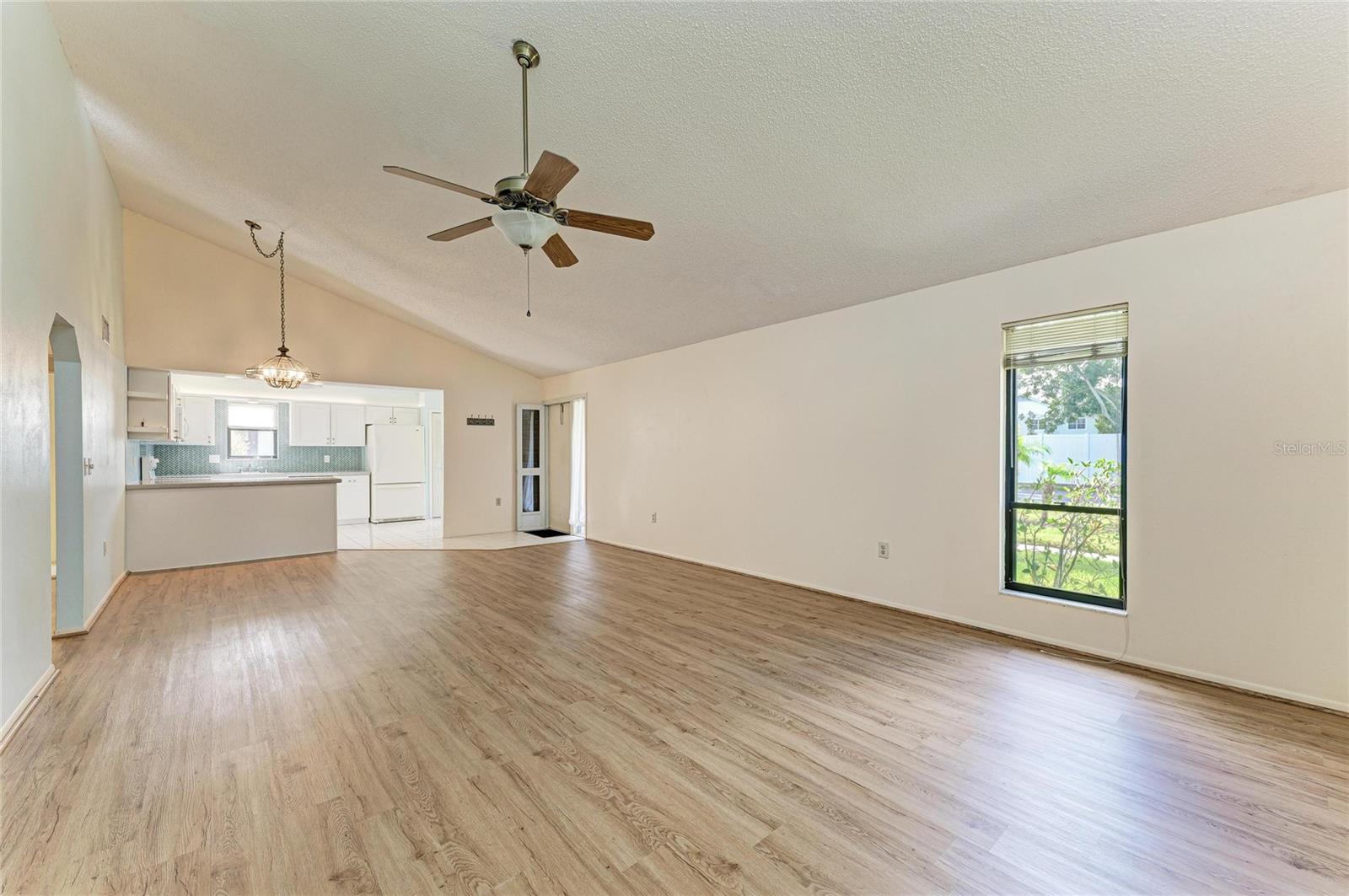 5400 34TH ST W #D11, BRADENTON, FL, 34210