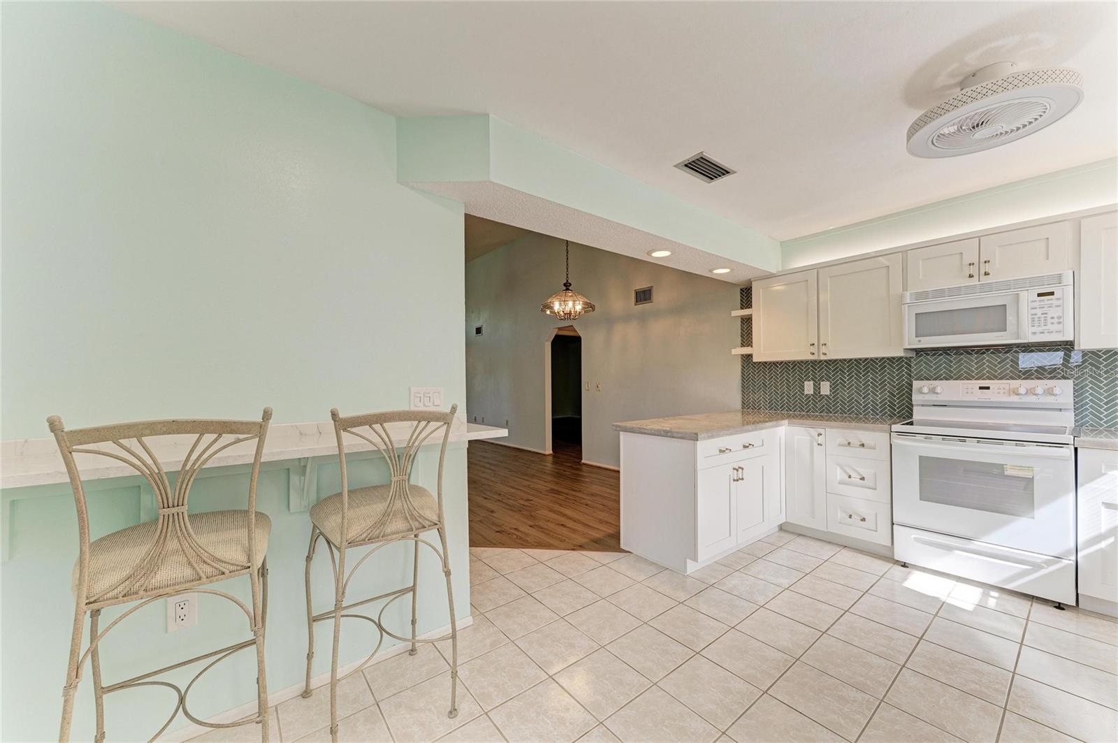 5400 34TH ST W #D11, BRADENTON, FL, 34210