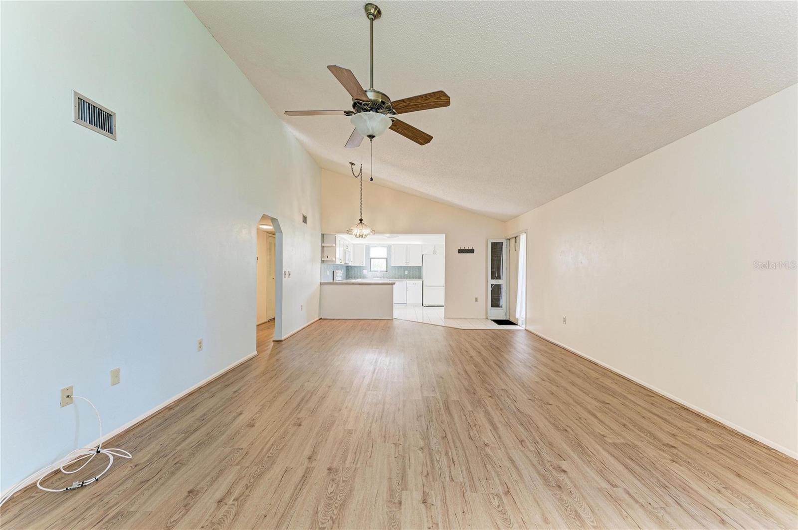 5400 34TH ST W #D11, BRADENTON, FL, 34210