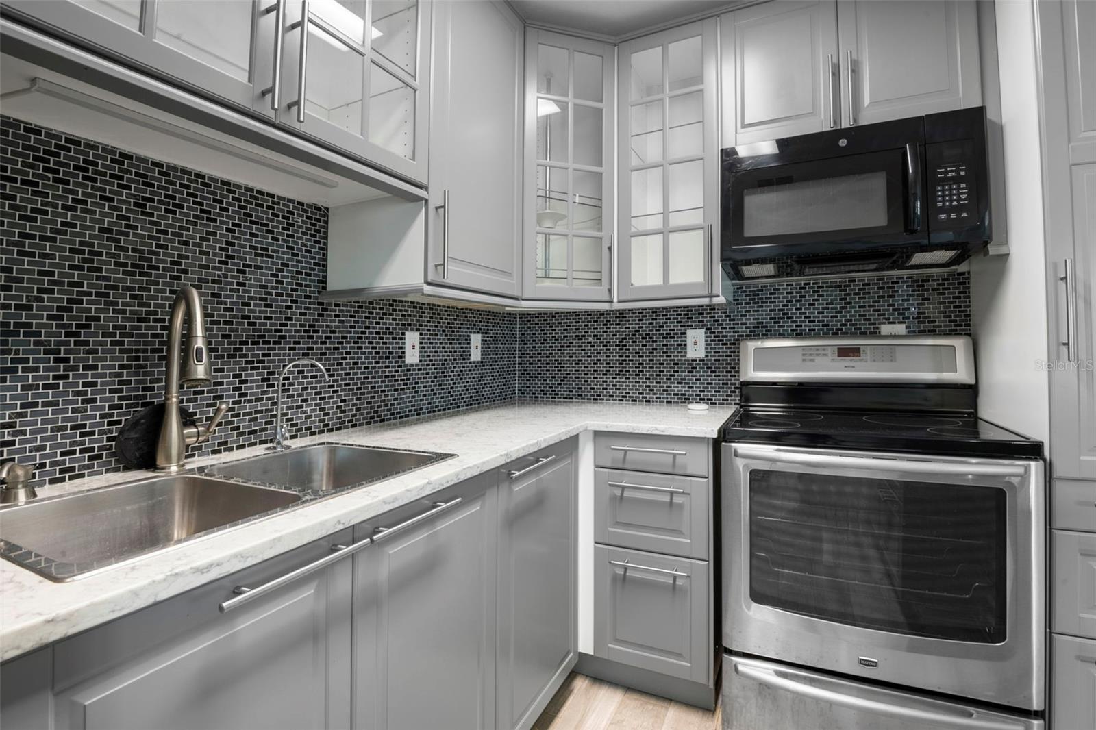 1904 CANTERBURY LN #13, SUN CITY CENTER, FL, 33573