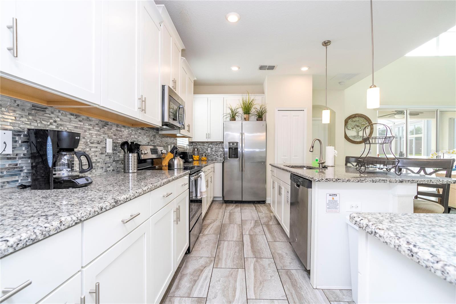 1646 MOON VALLEY DR, DAVENPORT, FL, 33896