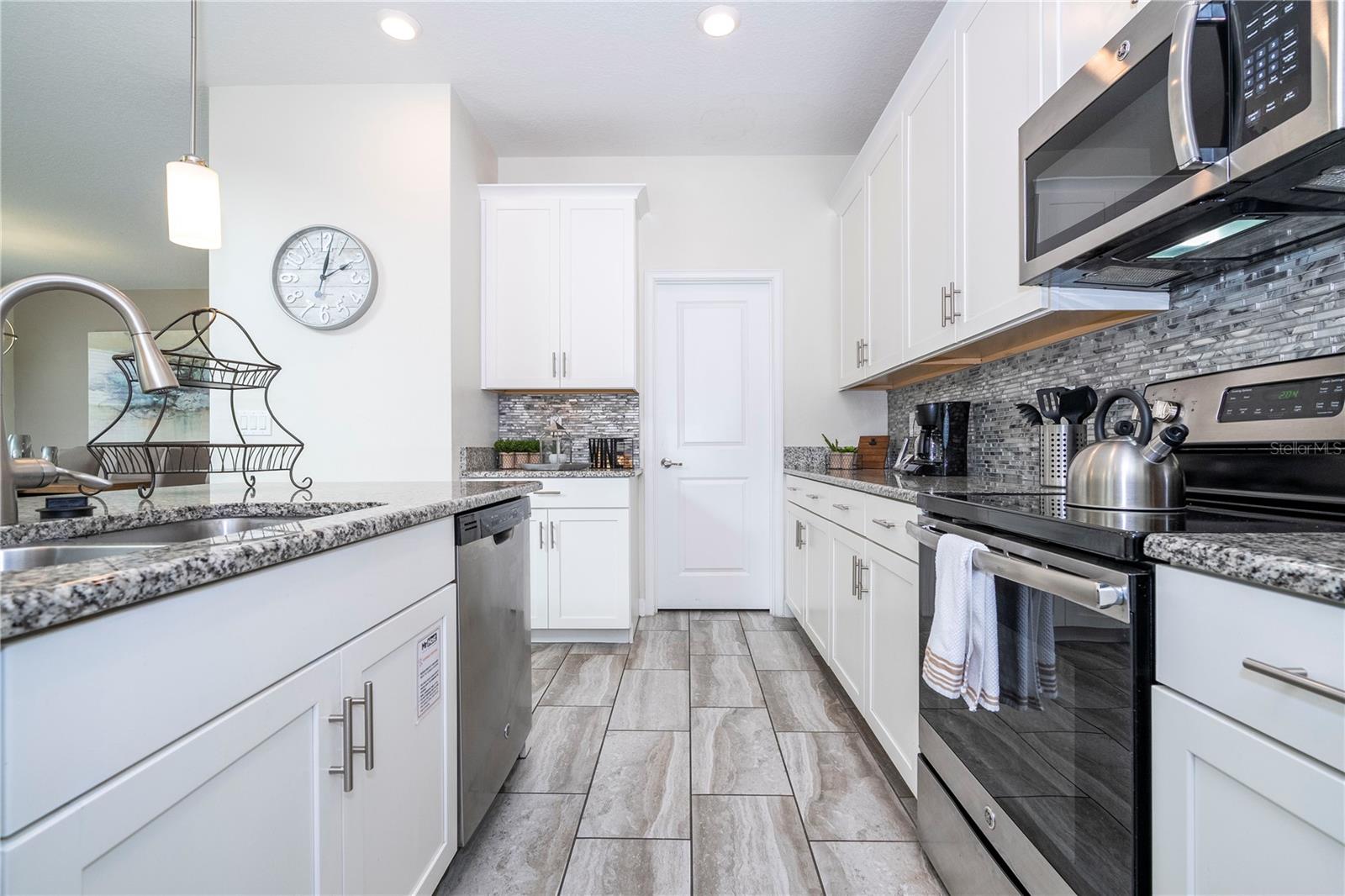 1646 MOON VALLEY DR, DAVENPORT, FL, 33896