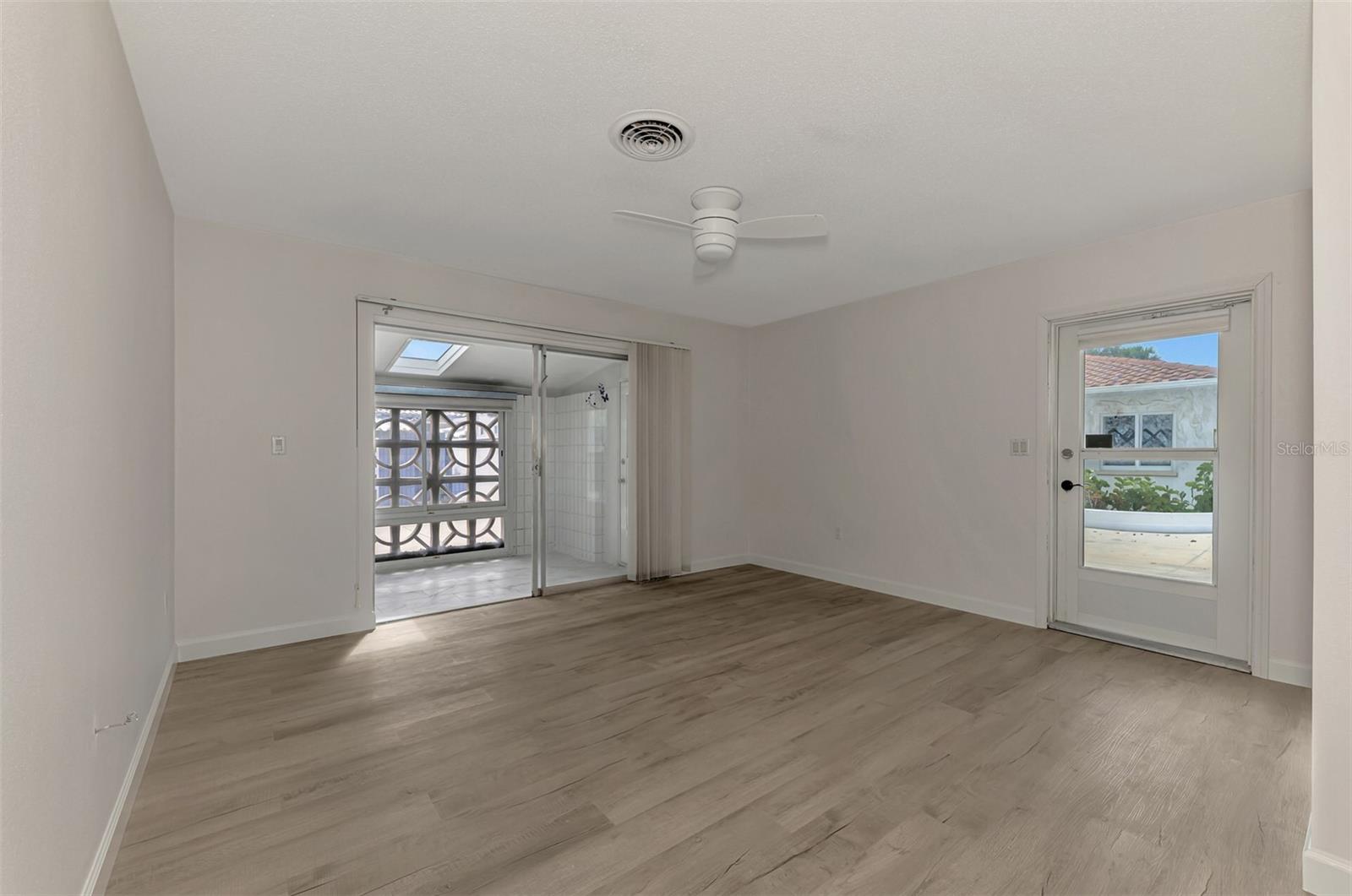 1205 TARPON CENTER DR #E2, VENICE, FL, 34285