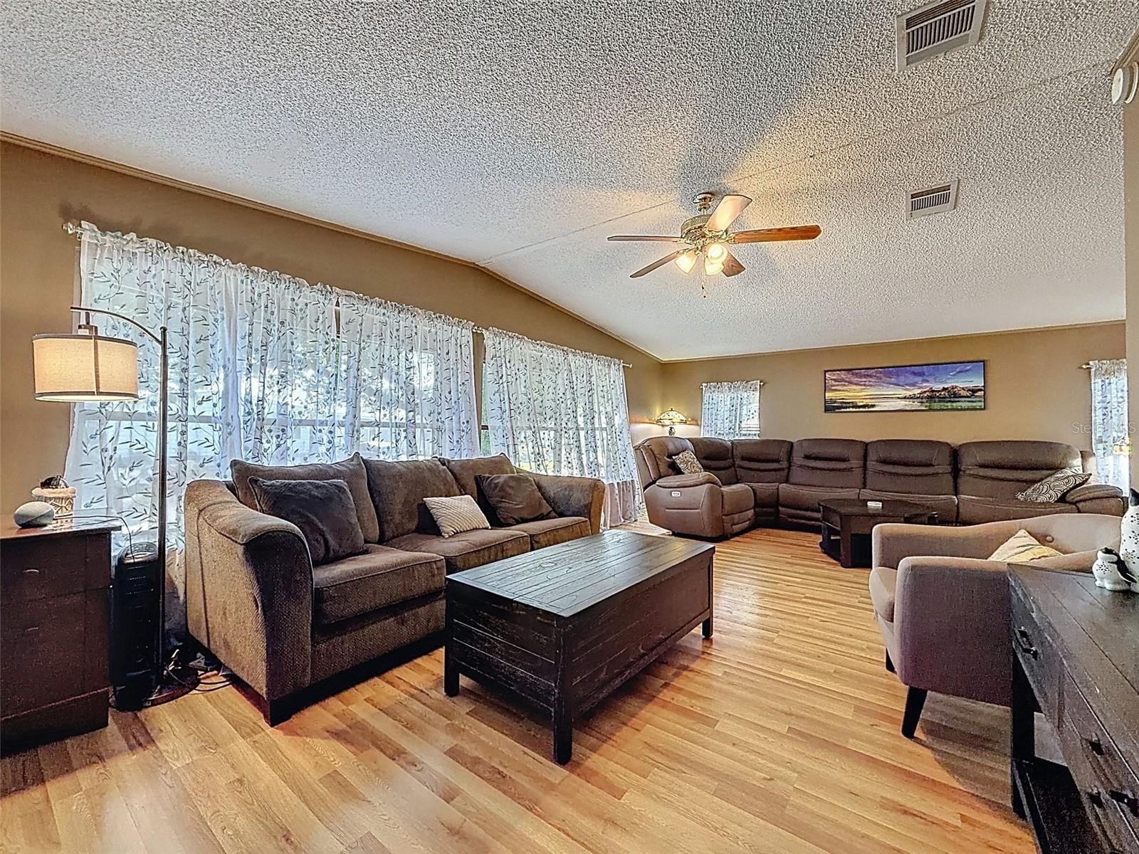 454 VILLAGE CIR SW, WINTER HAVEN, FL, 33880