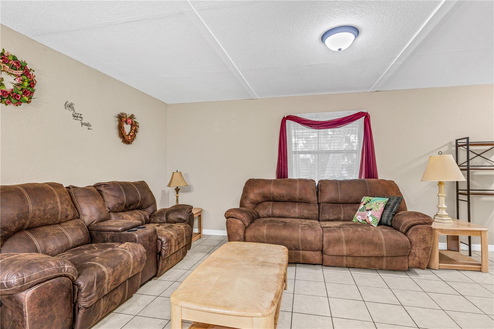 240 NEWCOMB ST, NEW SMYRNA BEACH, FL, 32168