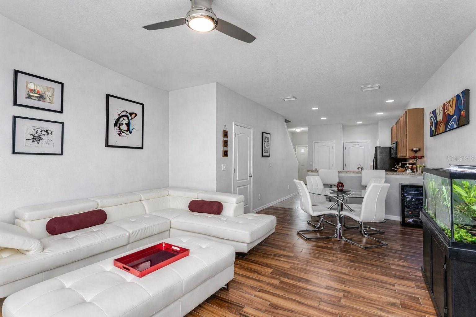 5014 WHITE SANDERLING CT, TAMPA, FL, 33619