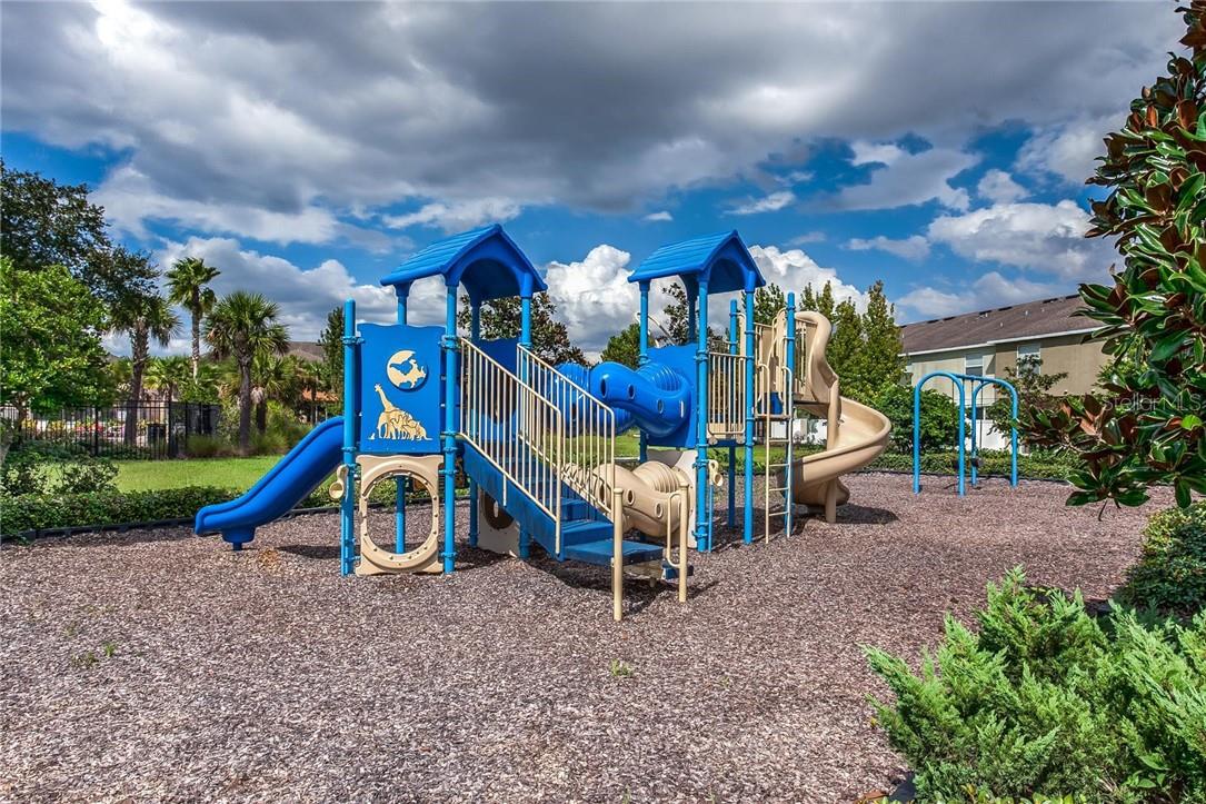 5014 WHITE SANDERLING CT, TAMPA, FL, 33619