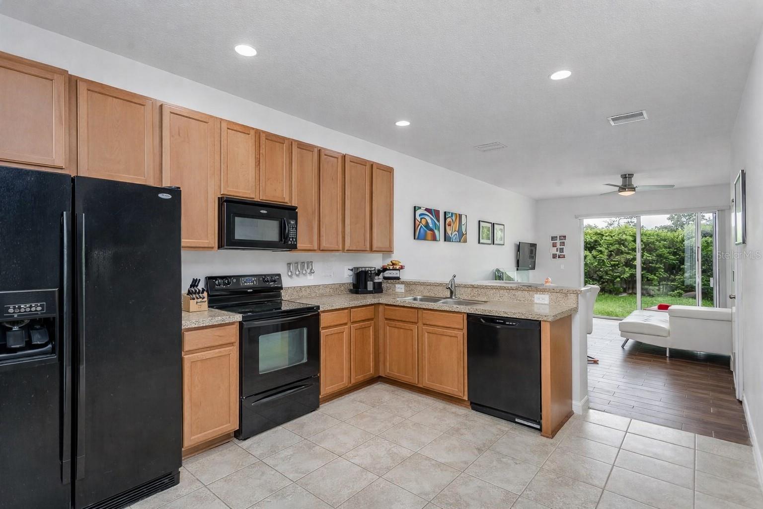5014 WHITE SANDERLING CT, TAMPA, FL, 33619