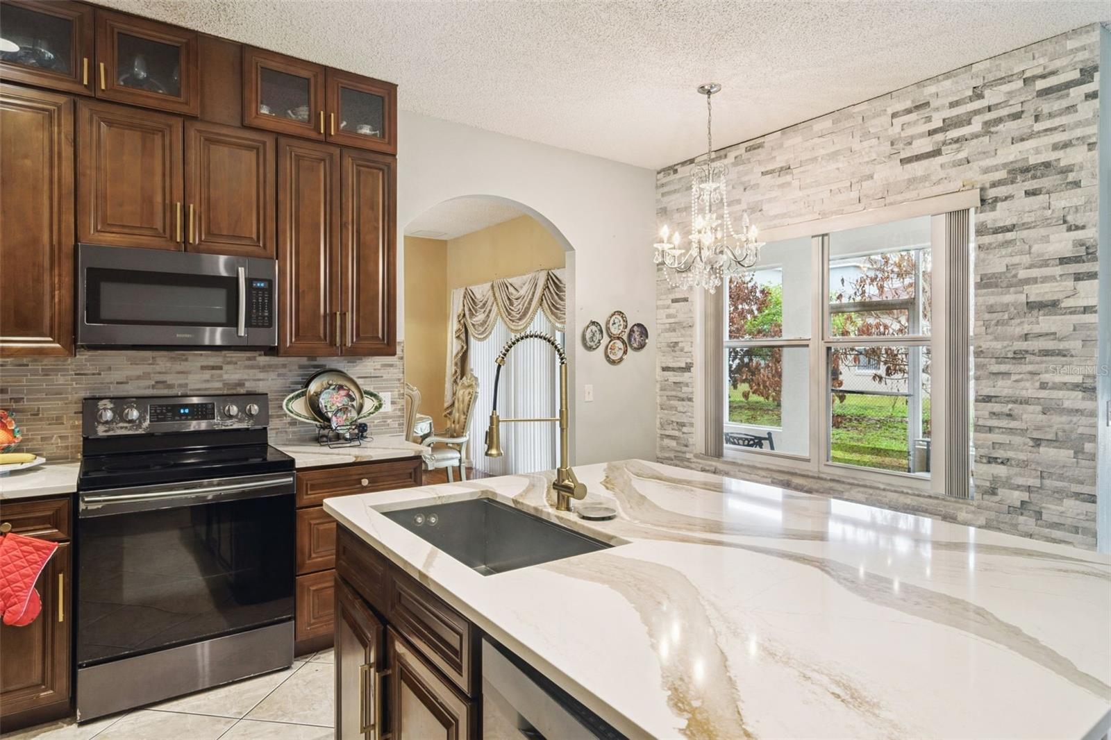 323 ALDERSHOT CT, KISSIMMEE, FL, 34758