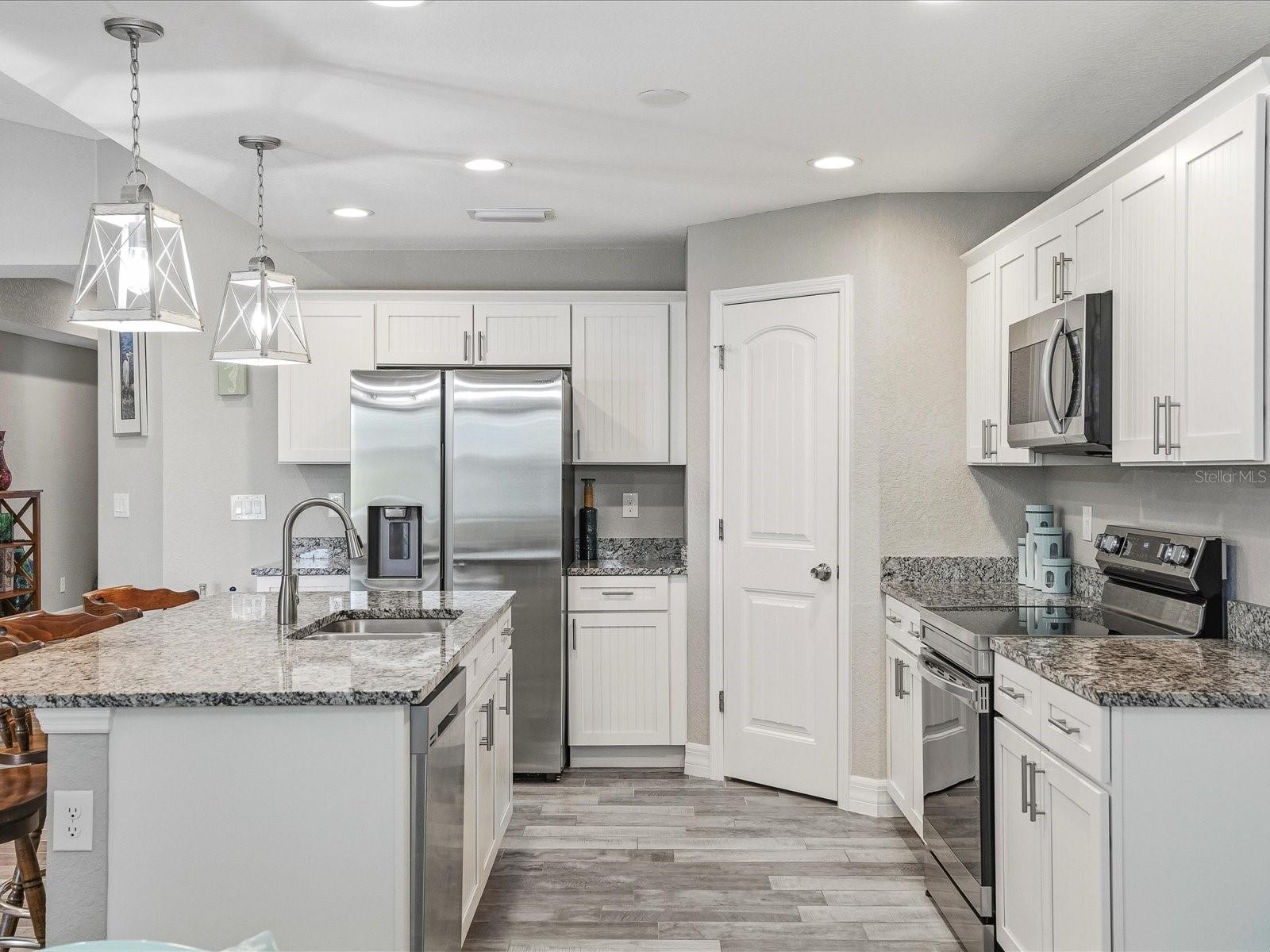 127 GLADES DR, ROTONDA WEST, FL, 33947