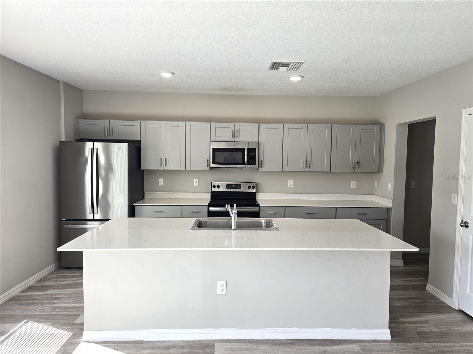 5694 ARLINGTON RIVER DR, LAKELAND, FL, 33803