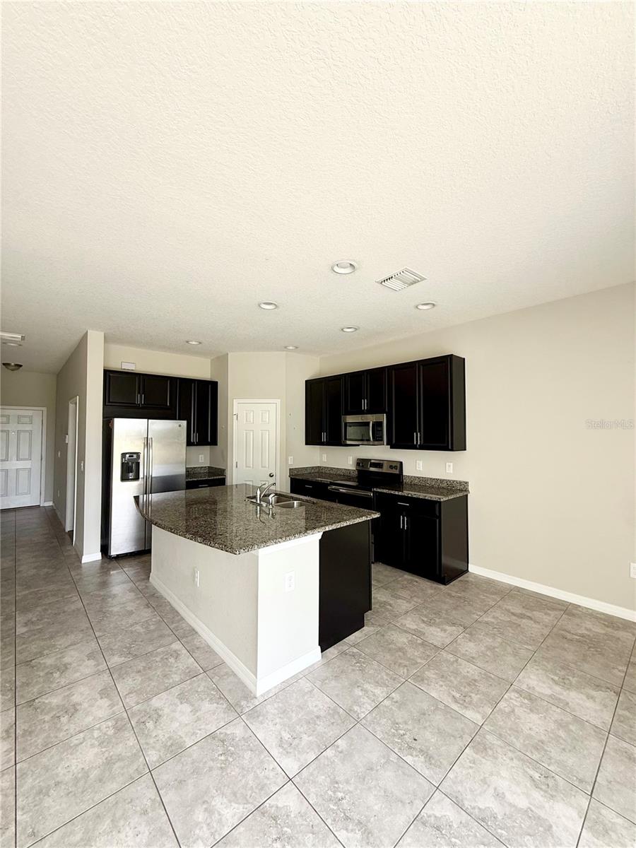 7008 GRAND ELM DR, RIVERVIEW, FL, 33578