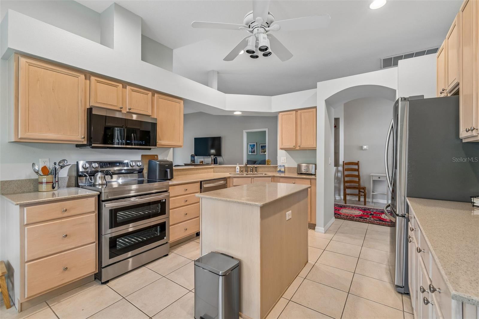 Double oven & micorwave 6 mo old