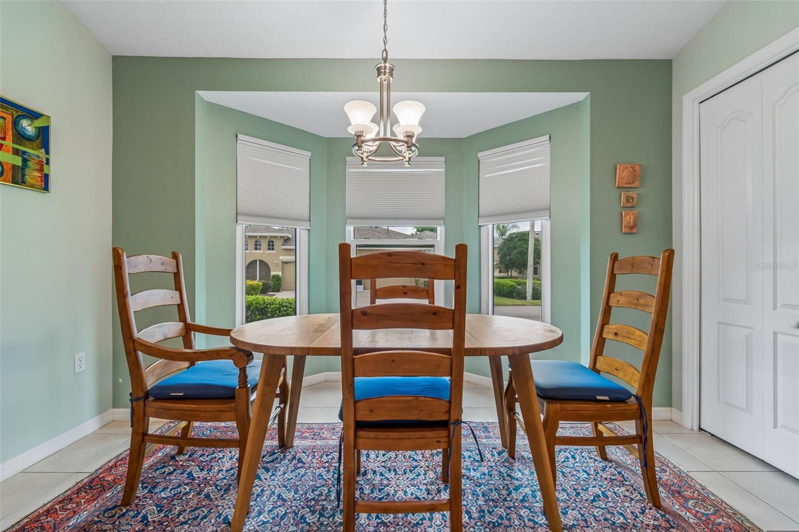 Breakfast Room with Bay window