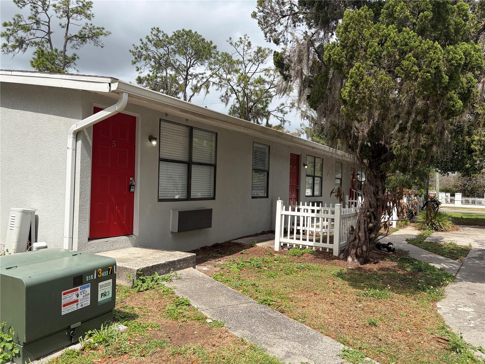 1400 STRAWBERRY PL #5, PLANT CITY, FL, 33563