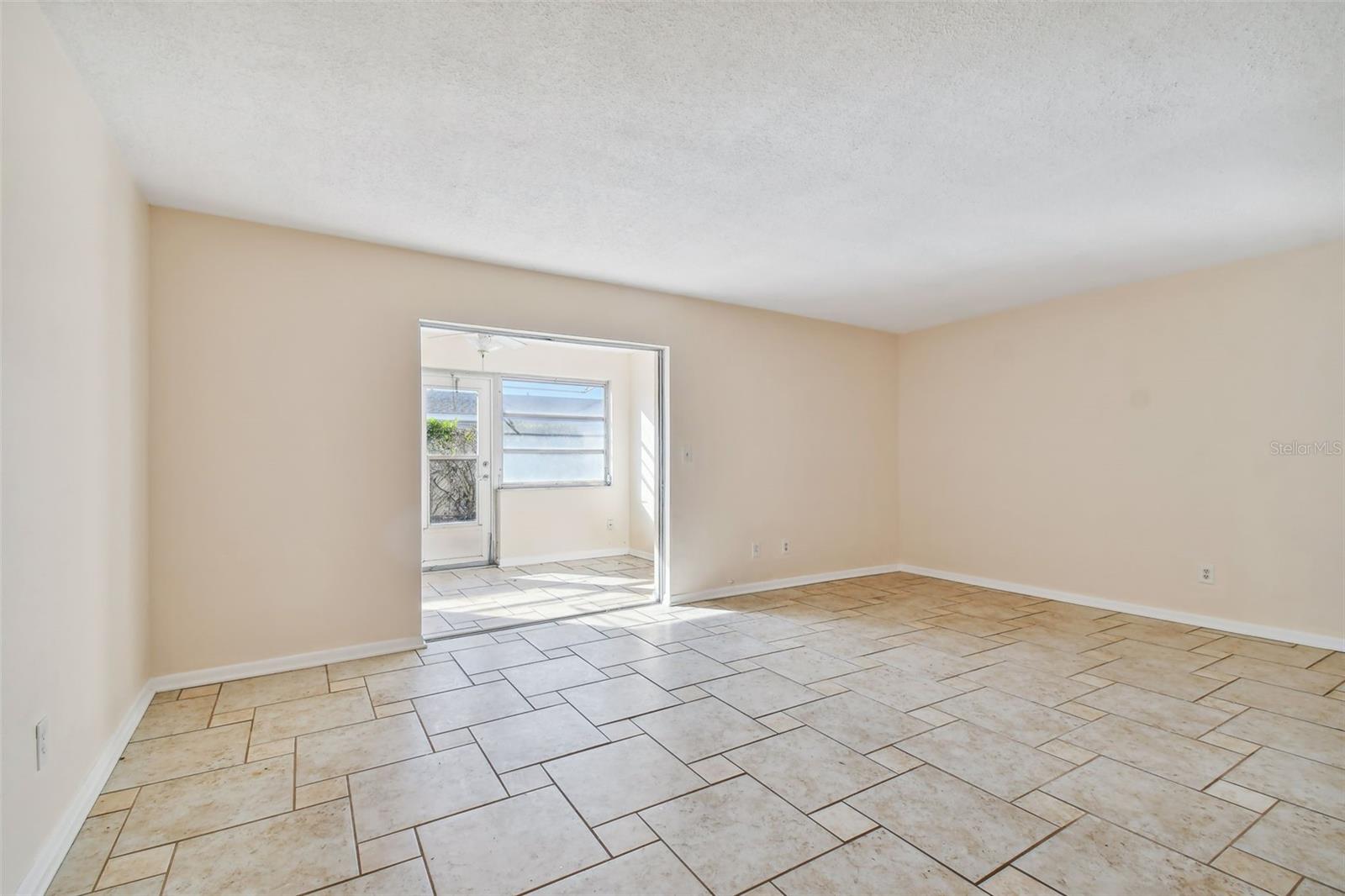 610 INDIAN ROCKS RD N #121, BELLEAIR BLUFFS, FL, 33770