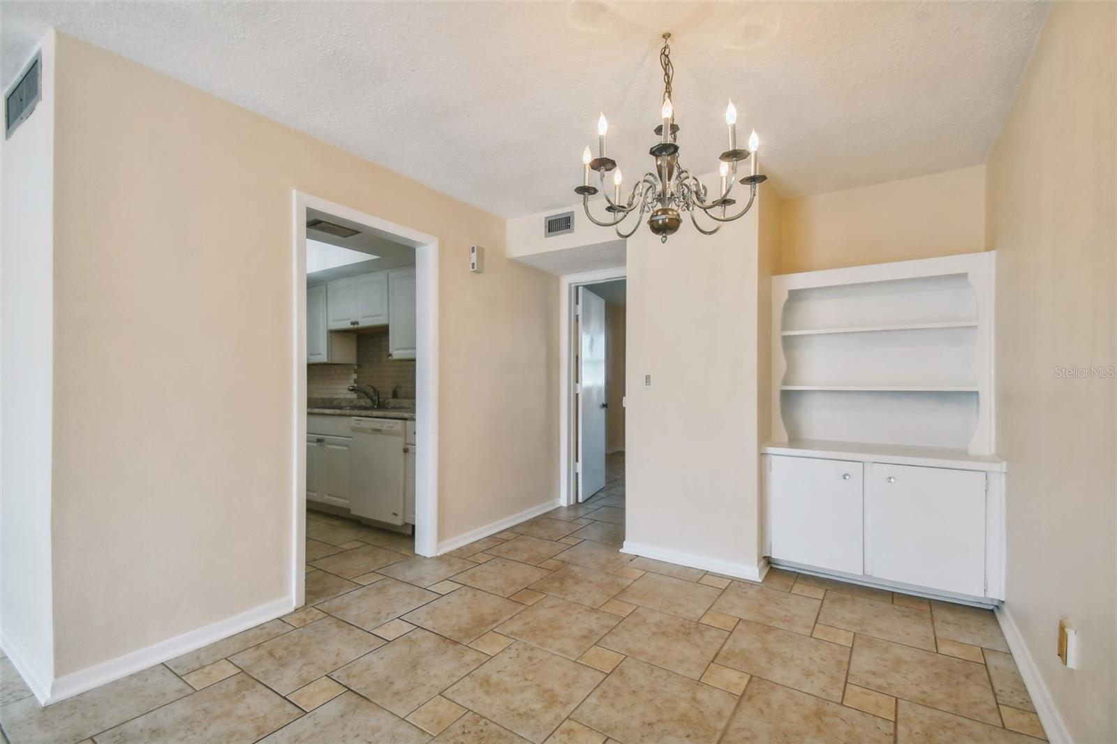 610 INDIAN ROCKS RD N #121, BELLEAIR BLUFFS, FL, 33770