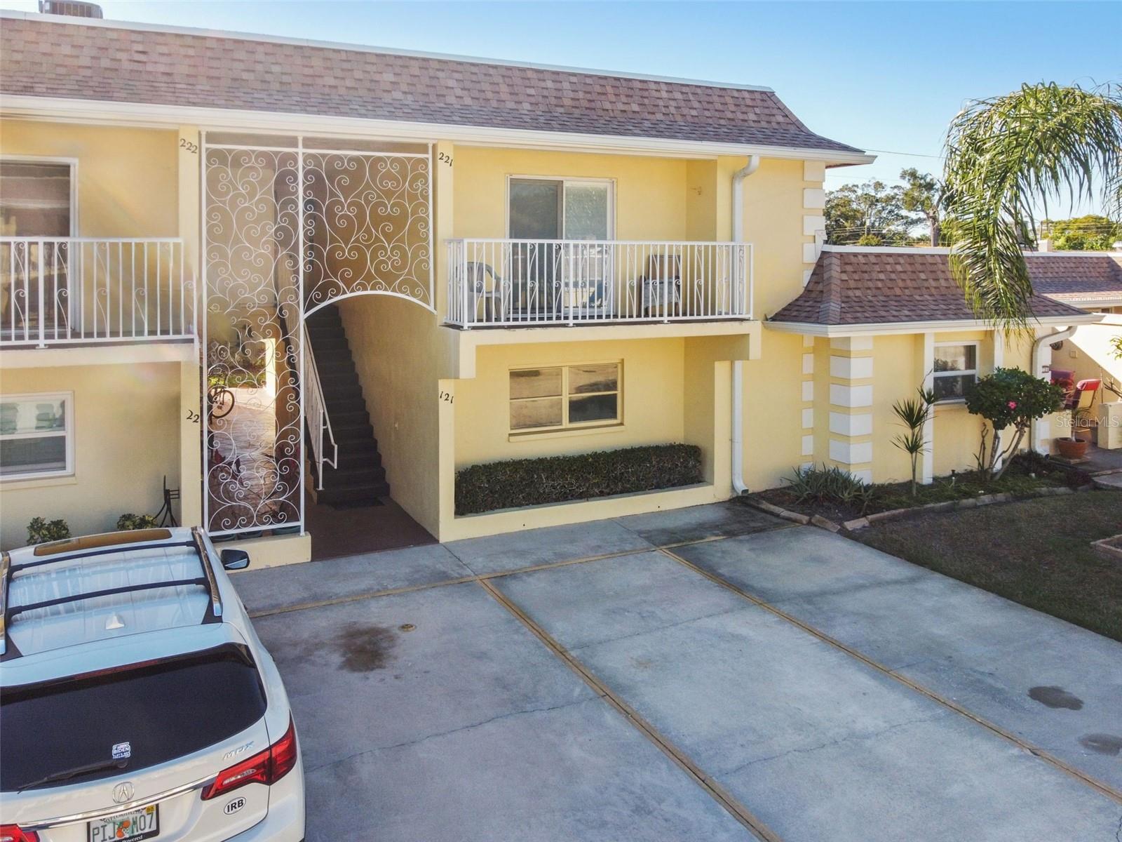 610 INDIAN ROCKS RD N #121, BELLEAIR BLUFFS, FL, 33770