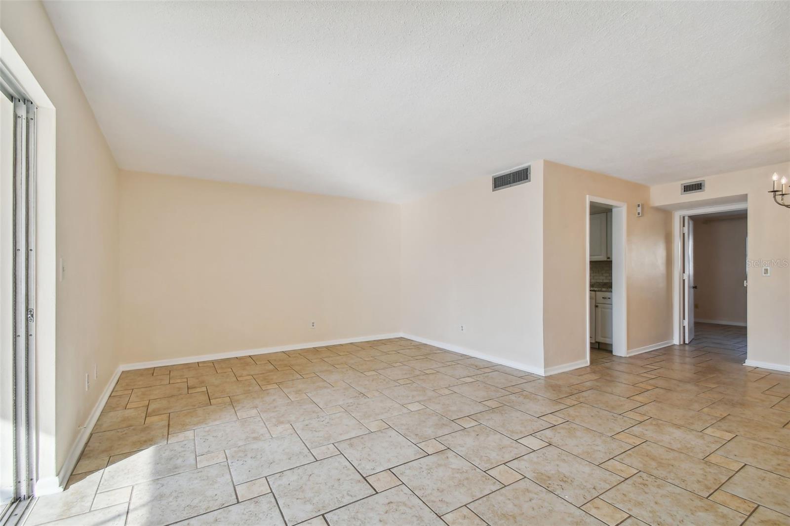 610 INDIAN ROCKS RD N #121, BELLEAIR BLUFFS, FL, 33770
