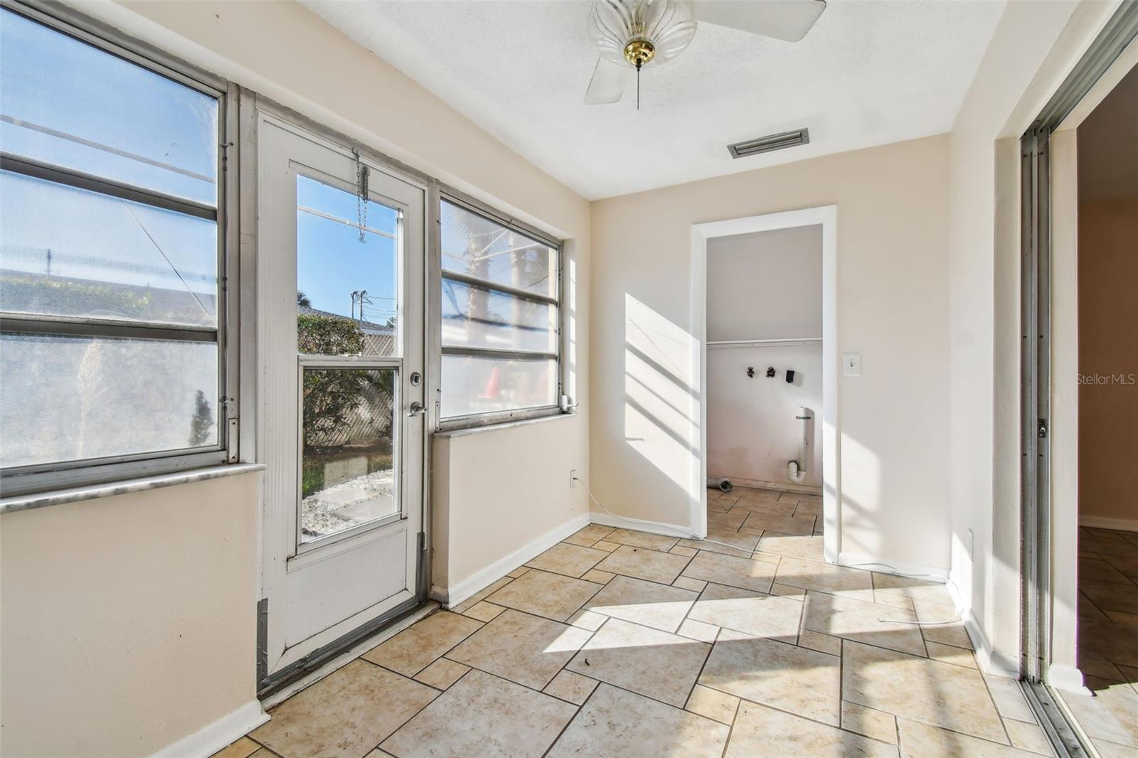 610 INDIAN ROCKS RD N #121, BELLEAIR BLUFFS, FL, 33770