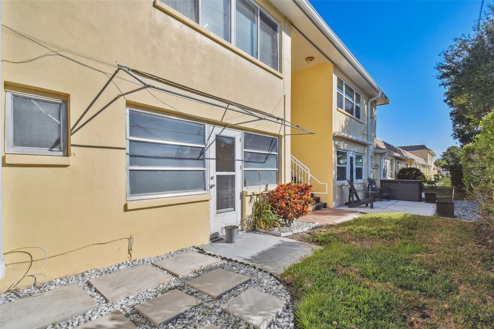 610 INDIAN ROCKS RD N #121, BELLEAIR BLUFFS, FL, 33770