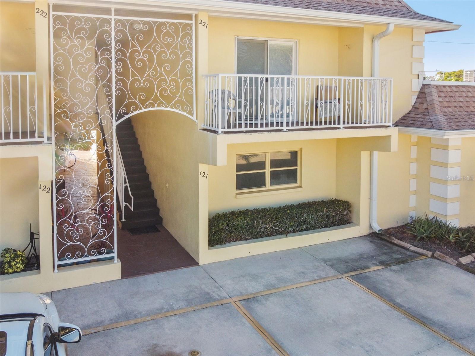 610 INDIAN ROCKS RD N #121, BELLEAIR BLUFFS, FL, 33770