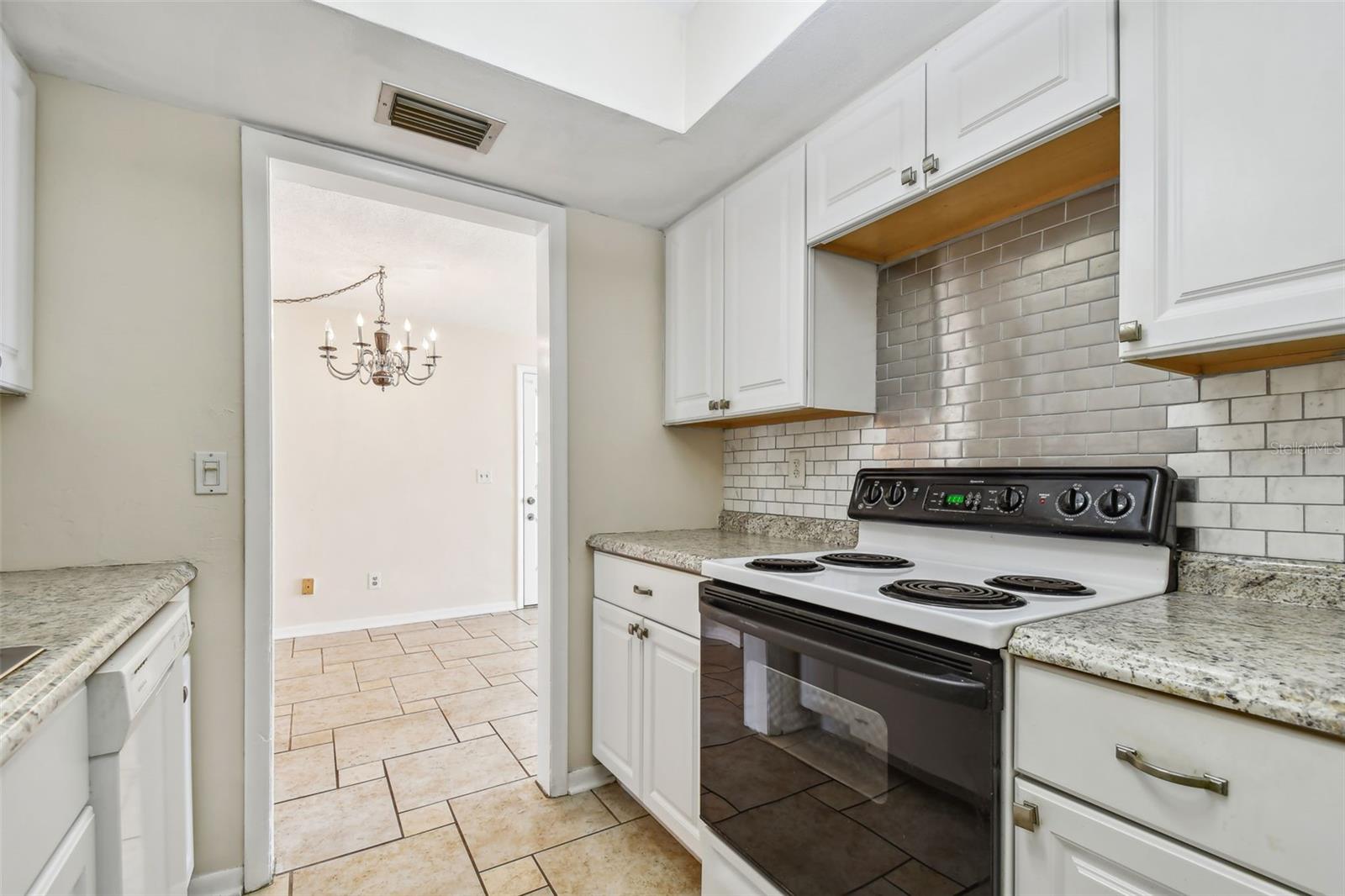 610 INDIAN ROCKS RD N #121, BELLEAIR BLUFFS, FL, 33770