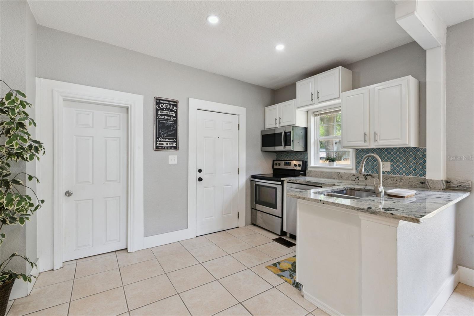 1628 S GROVE ST, EUSTIS, FL, 32726