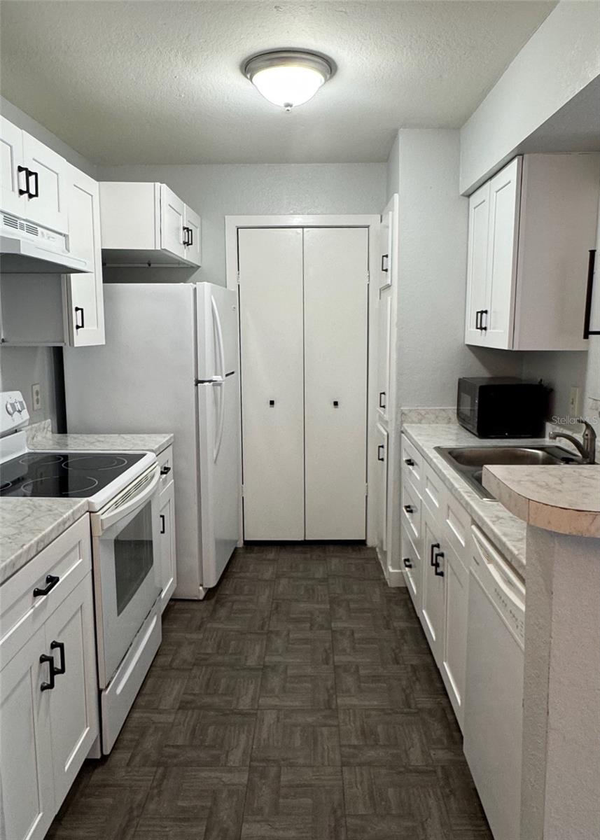 5540 DEVONBRIAR WAY #203, ORLANDO, FL, 32822