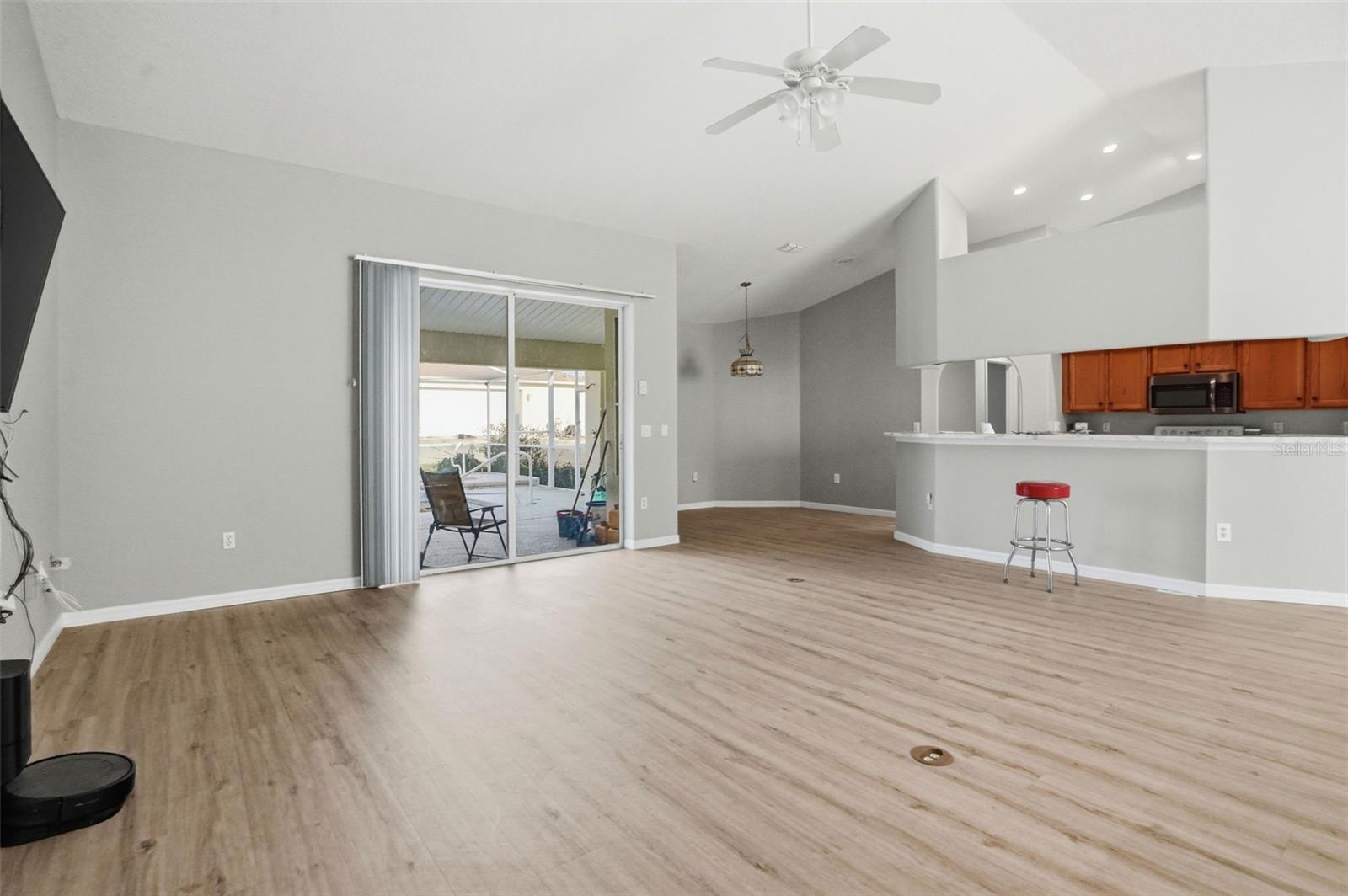 8038 MADRID RD, WEEKI WACHEE, FL, 34613