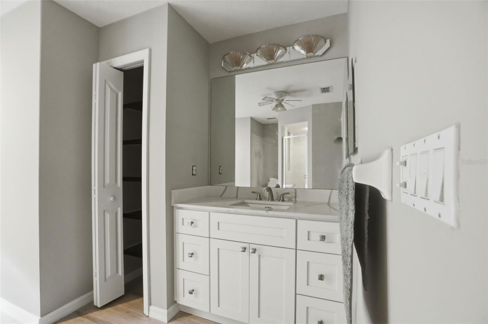 8038 MADRID RD, WEEKI WACHEE, FL, 34613