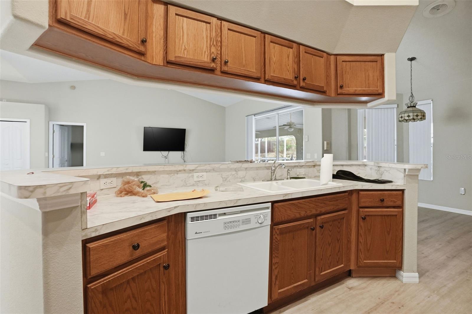 8038 MADRID RD, WEEKI WACHEE, FL, 34613