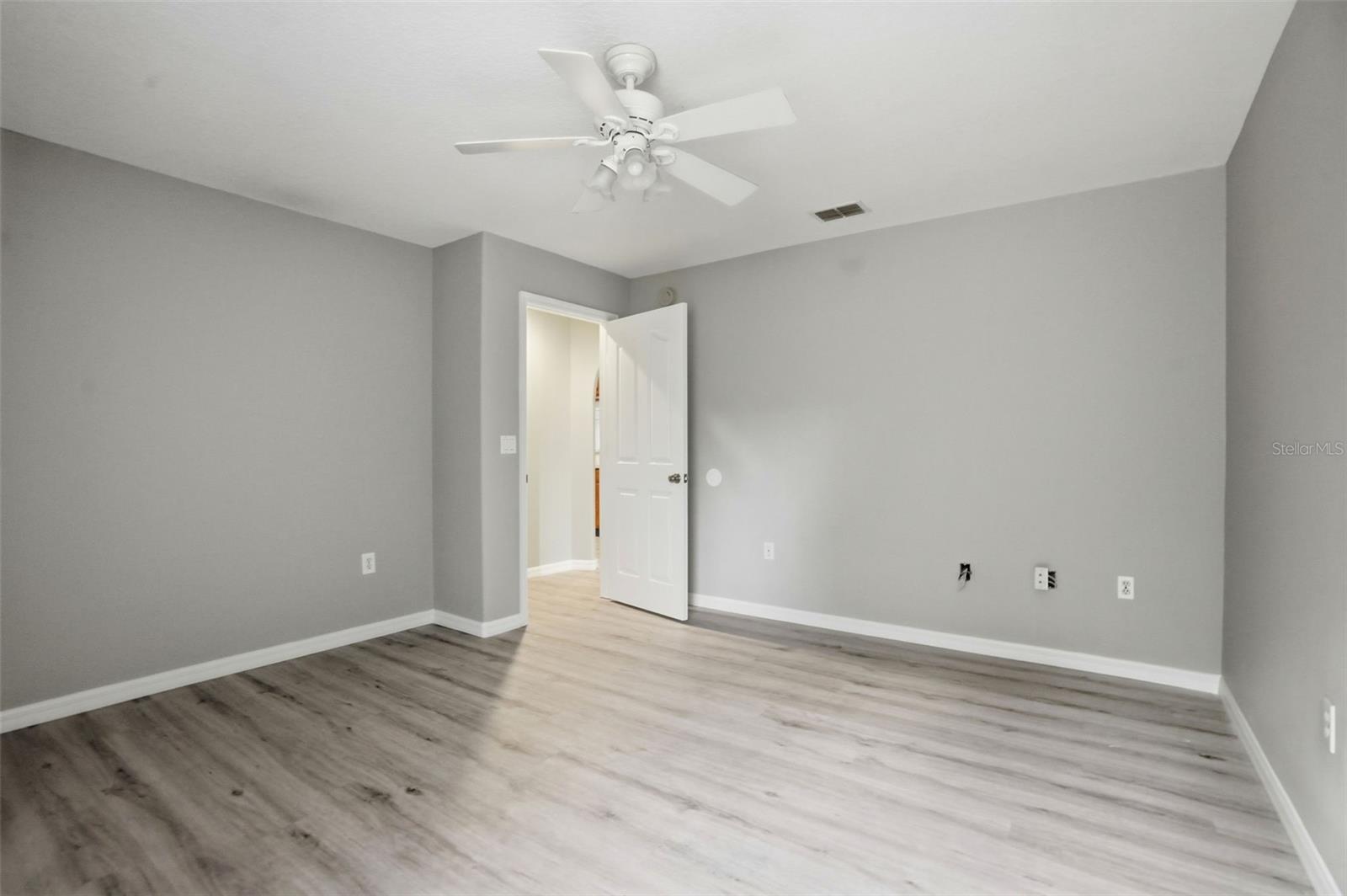 8038 MADRID RD, WEEKI WACHEE, FL, 34613