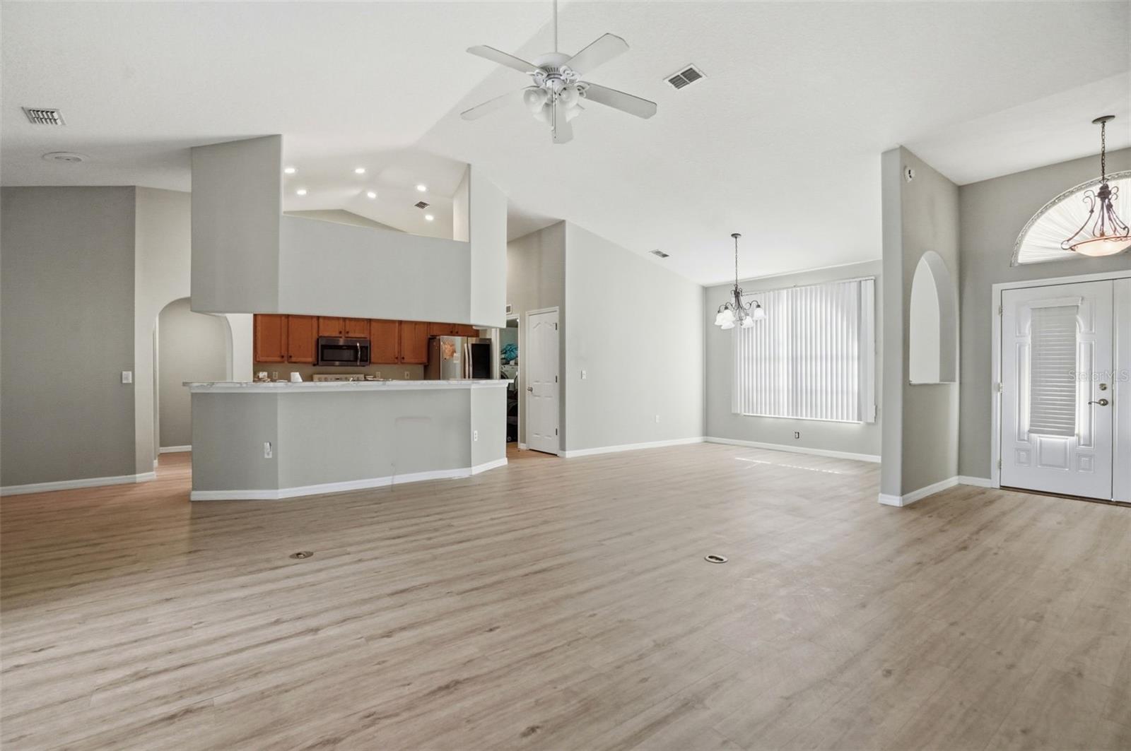 8038 MADRID RD, WEEKI WACHEE, FL, 34613