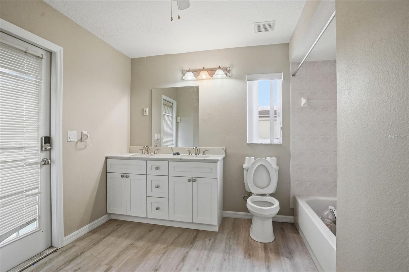 8038 MADRID RD, WEEKI WACHEE, FL, 34613