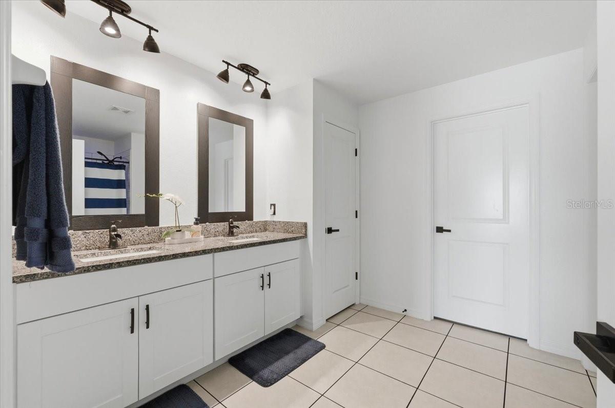 1923 RED LOOP, LAKELAND, FL, 33801