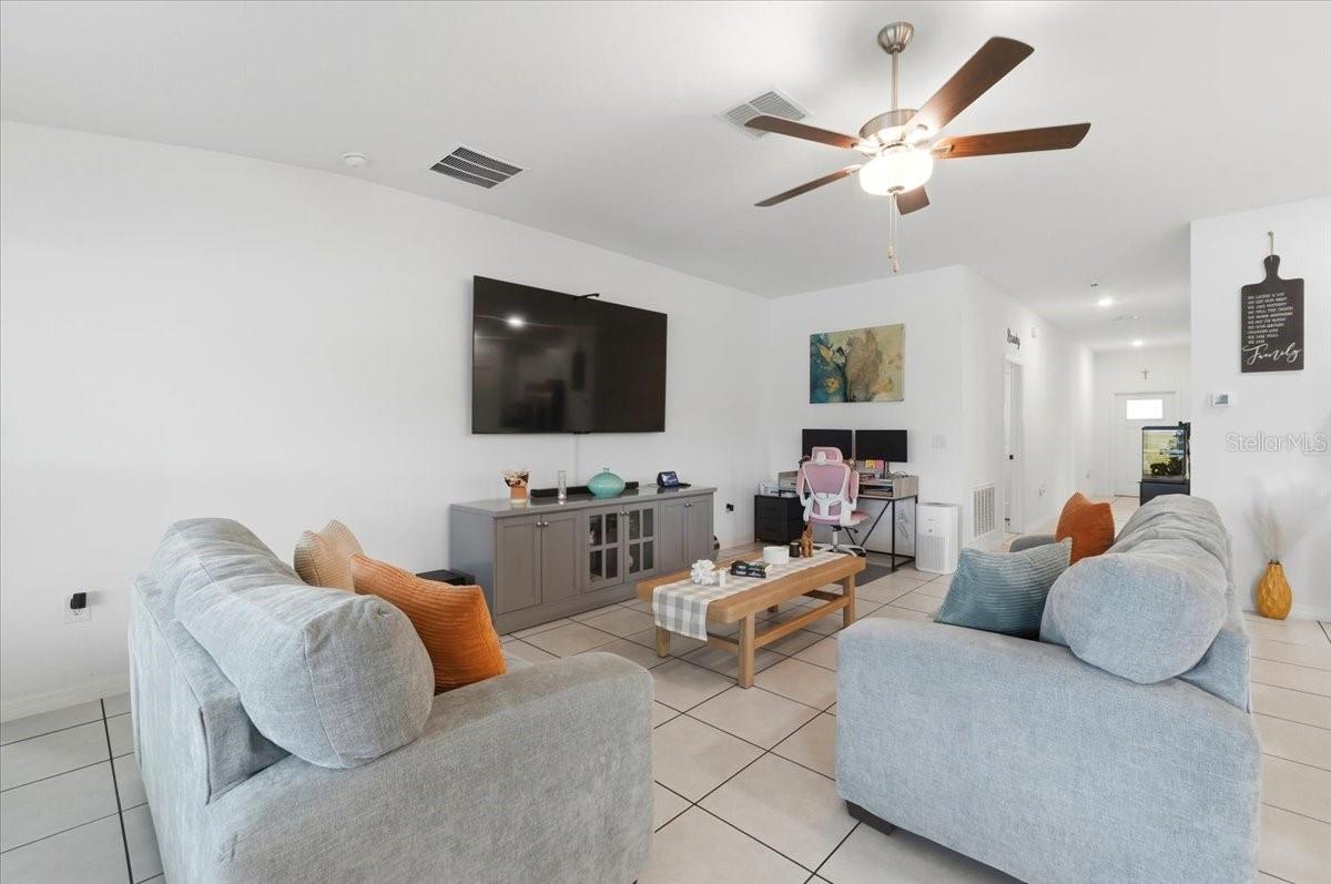 1923 RED LOOP, LAKELAND, FL, 33801