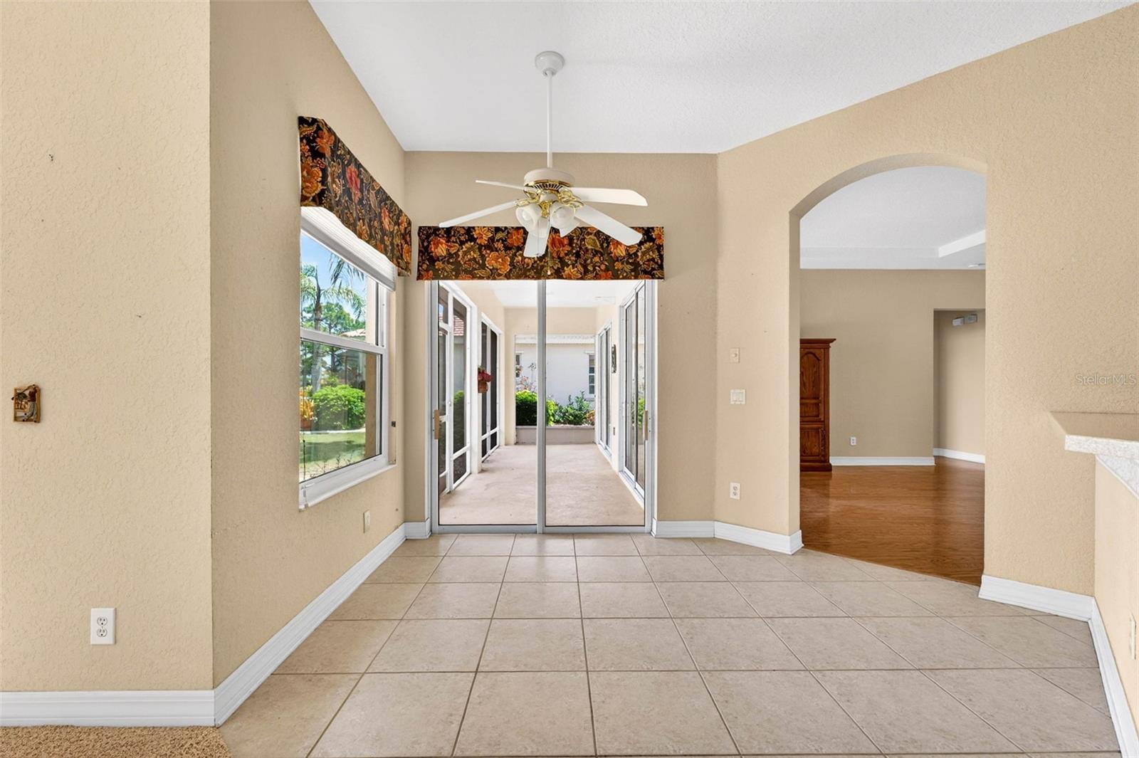 2212 MYRTLE VISTA CT, SUN CITY CENTER, FL, 33573
