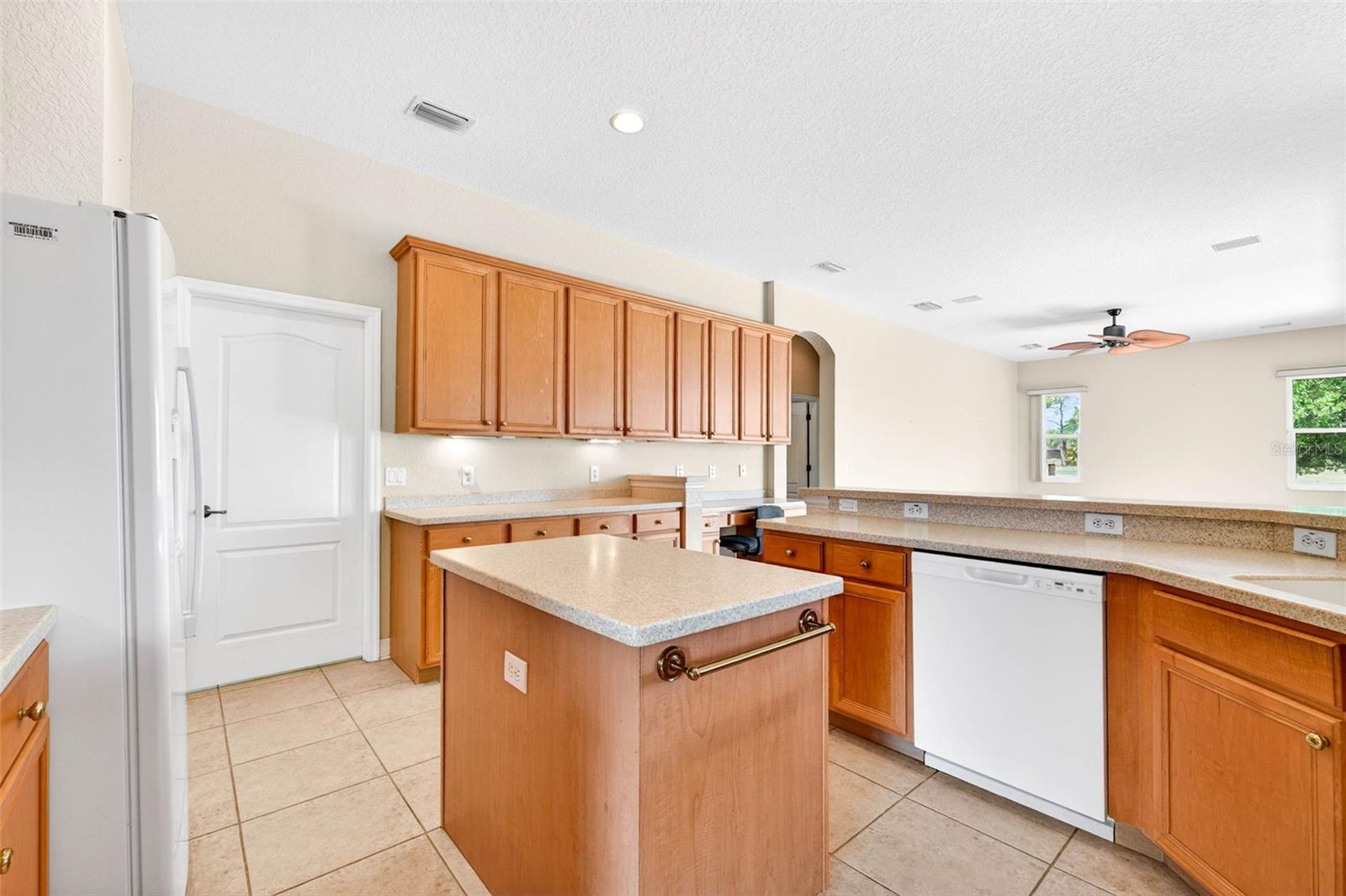 2212 MYRTLE VISTA CT, SUN CITY CENTER, FL, 33573