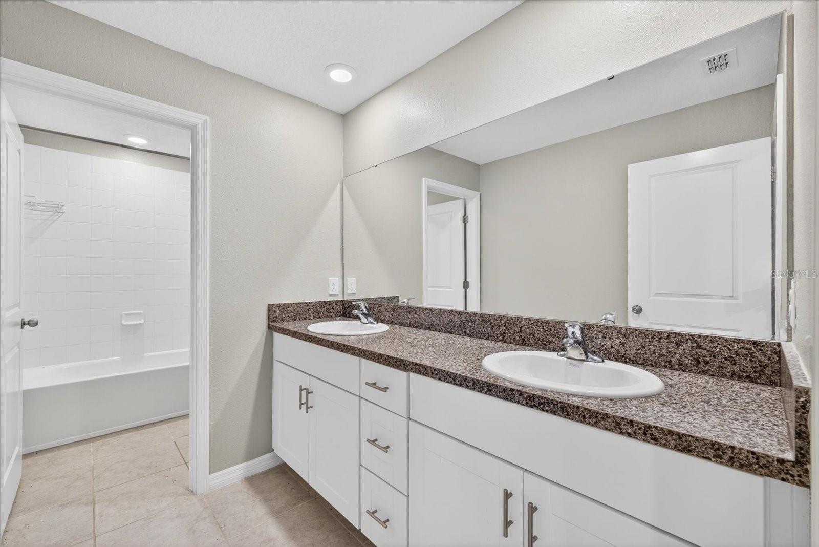 4712 WILD SENNA BLVD, TAMPA, FL, 33619