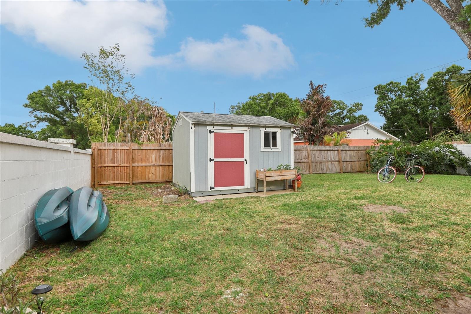 7805 N GLEN AVE, TAMPA, FL, 33614