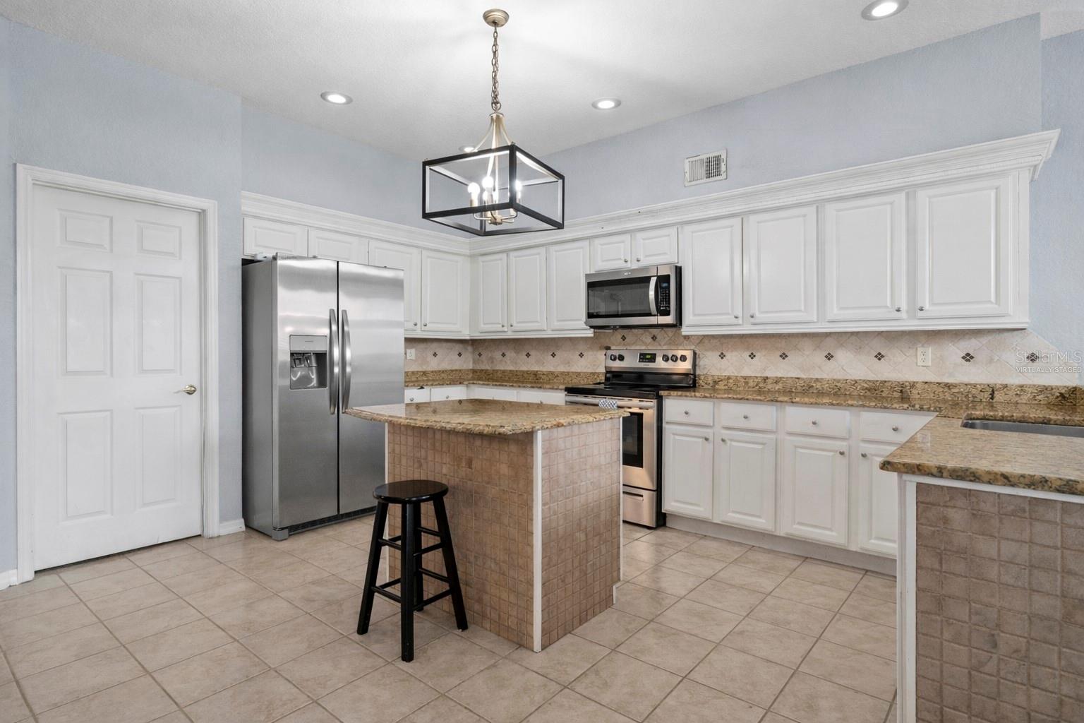 2264 STONE CROSS CIR, ORLANDO, FL, 32828