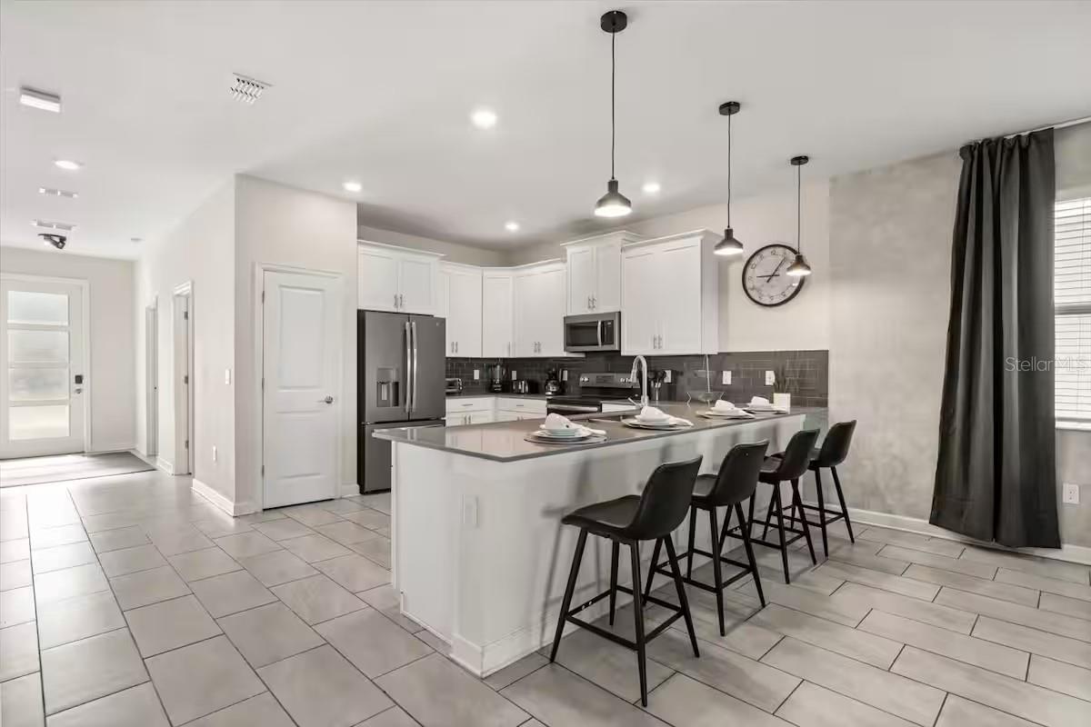 8882 CABOT CLIFFS DR, DAVENPORT, FL, 33896