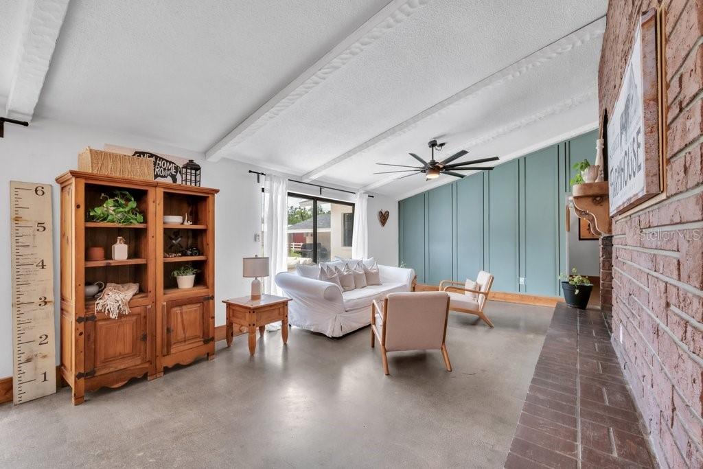 7820 LITHIA PINECREST RD, LITHIA, FL, 33547