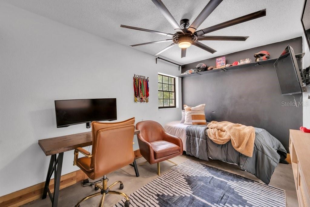 7820 LITHIA PINECREST RD, LITHIA, FL, 33547
